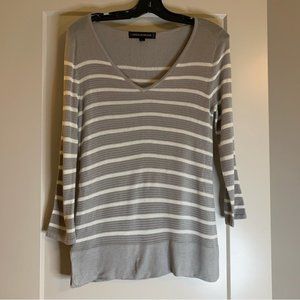 Contemporaine by Simons light V neck striped sweater 100% Viscose